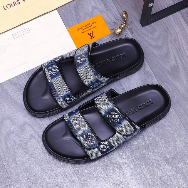 商品商标：Louis Vuitton 路易威登 拖鞋 正码码数 38-45 商品材料：精选牛皮印花材料 羊皮内里 原版大底