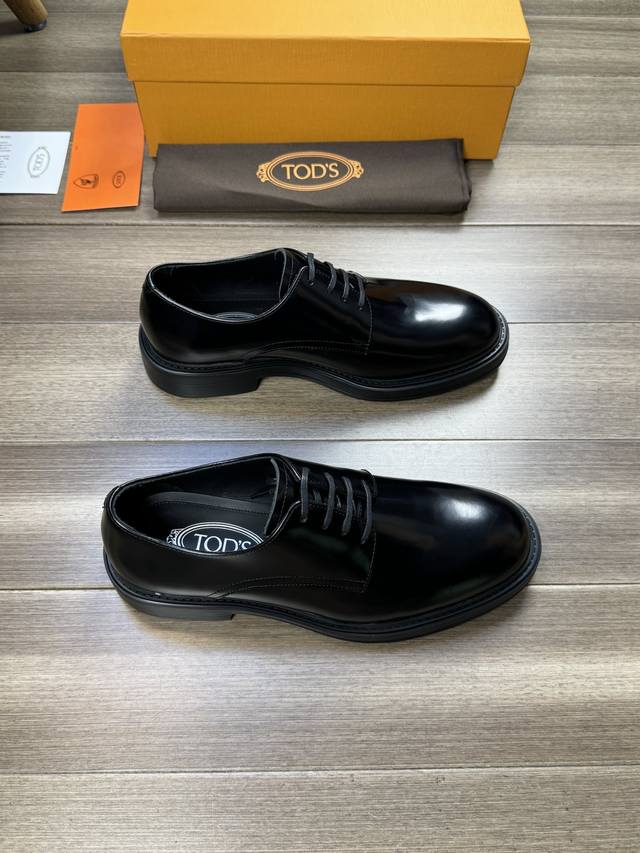 Tod'S 托德斯 -高端品质 原单 -鞋面：进口擦色开边珠小牛皮：完美拼接 -内里：水染牛皮 -大底：超轻tpu橡胶发泡；成型大底 -超高品控 做工精细，凸显