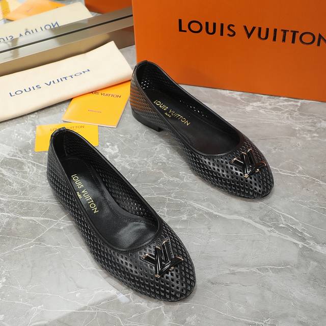 Louis Vuitton 路易威登 24新款单鞋 鞋面：牛皮 内里：羊皮 鞋底：意大利真皮大底 跟高：1.5Cm 码数：35-42 - 点击图像关闭