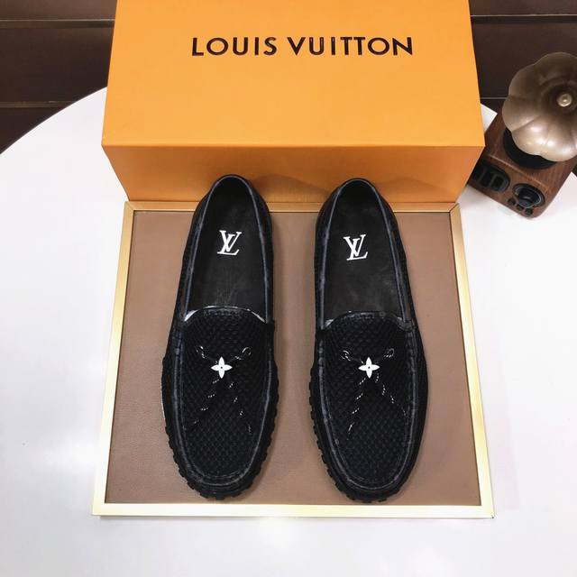 工厂批 Louis Vuitton 原单 新款lv路易威登 * 顶级版本 Lv经典豆豆鞋！选用进口原版单牛皮 原版真皮边条拼接耐磨橡胶大底！高品质精品！码数38