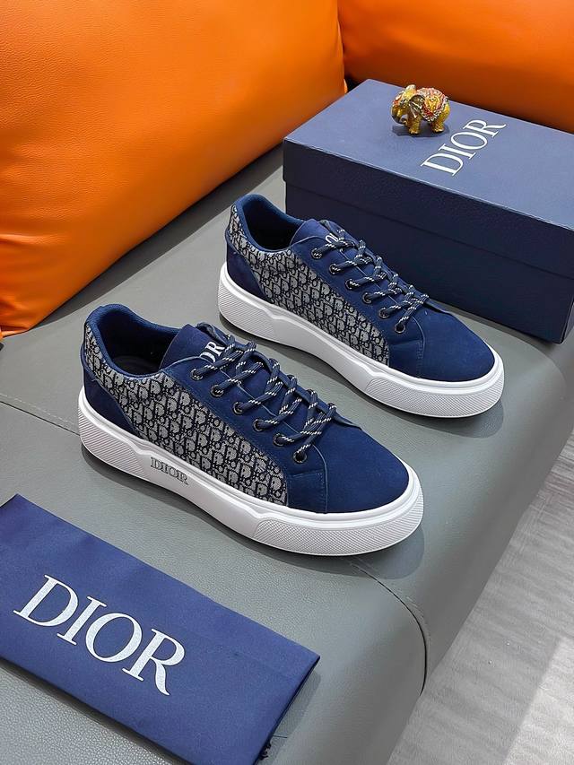 商品名称：Dior 迪奥 正规码数 38-44 休闲鞋 商品材料：精选 牛皮鞋面，柔软羊皮内里；原厂大底。