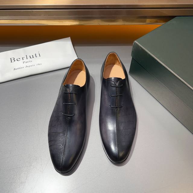 Berluti 高端精品 擦色手绘进口牛皮，意大利原版真皮大底，牛皮内里垫脚。 四季新款alessandro Demesure系列，专业的patina染色处理，