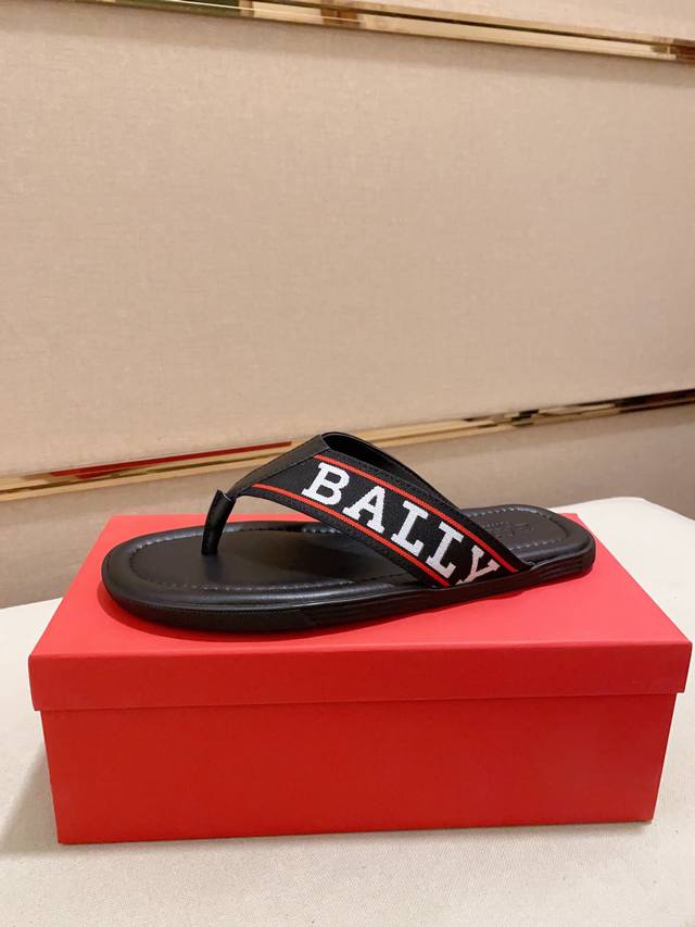 出厂价 Bally~巴利最新潮流凉拖上市 官网同款 专柜品质精选头层小牛皮配巴利原版织带 休闲百搭款 做工精细 用料上层 现货鞋码38到44