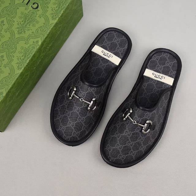 Gucci 古驰 拖鞋！批 。原版logo面料，轻质发泡鞋底。男码38-44。