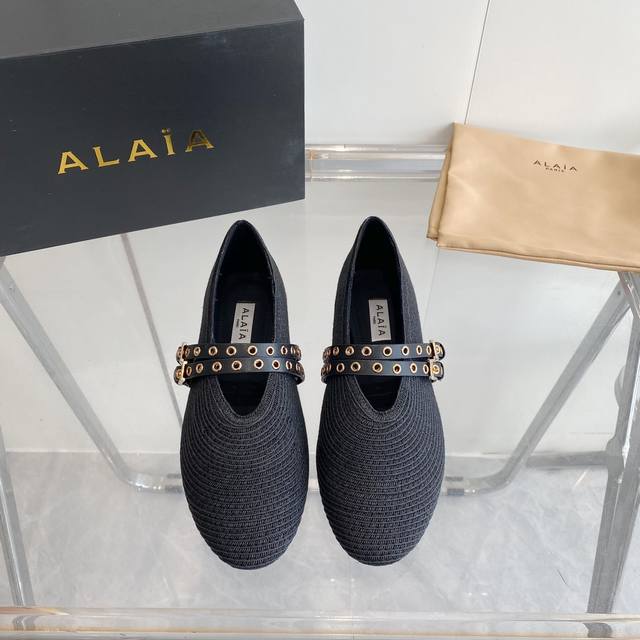 Alaia Alaia Sf24新品 阿莱亚 稻草平底芭蕾舞鞋. 原版购入法国一线奢侈品牌alaia品牌源自其创始人，Azzedine Alaia是上世纪80