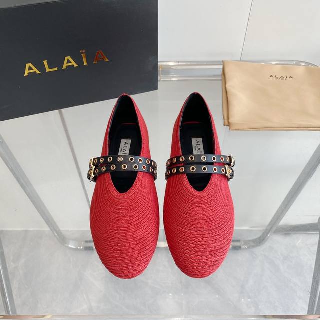 Alaia Alaia Sf24新品 阿莱亚 稻草平底芭蕾舞鞋. 原版购入法国一线奢侈品牌alaia品牌源自其创始人，Azzedine Alaia是上世纪80