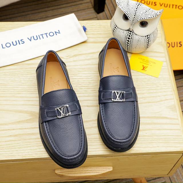 工厂价 Louis Vuitton 里 路易威登 新款男士休闲商务皮鞋官网原版复制，鞋面采用进口官网1:1材料制作意大利牛皮面，水染内里绝非一般的工艺制造，大厂