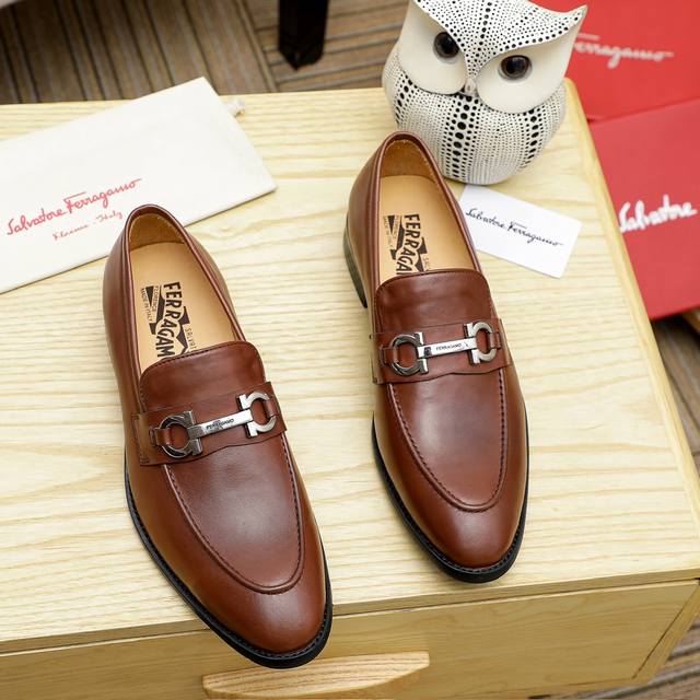 工厂价 菲拉格幕 Ferragamo 新款男士休闲套脚鞋官网原版1:1开模，原单品质做工精细，高端奢华鞋面采用进口意大利头层牛皮奢华皮内里橡胶耐磨防滑大底，穿着