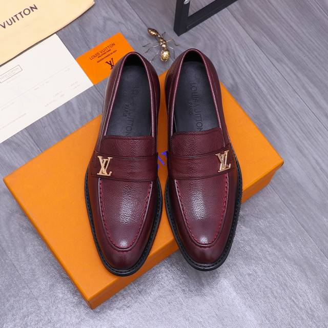 商品商标：Louis Vuitton 路易威登 商务正装皮鞋 正码码数 38-45 商品材料：精选小荔纹牛皮鞋面 羊皮内里 原版大底