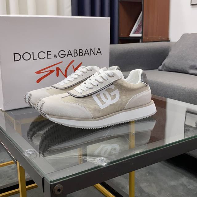 商品商标 Dolce&Gabbana 杜嘉&班纳 正码码数 38-44，45定做 商品材料 鞋面意大利牛皮拼接鞋面，羊皮垫毛巾布内里，鞋底：原厂特供原版橡胶组合