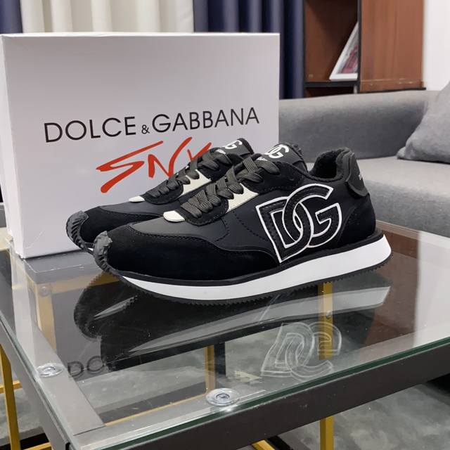 商品商标 Dolce&Gabbana 杜嘉&班纳 正码码数 38-44，45定做 商品材料 鞋面意大利牛皮拼接鞋面，羊皮垫毛巾布内里，鞋底：原厂特供原版橡胶组合