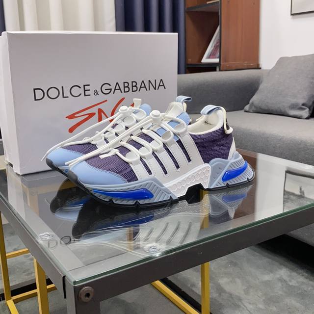 商品商标 Dolce&Gabbana 杜嘉&班纳 正码码数 38-44，45定做 商品材料 鞋面意大利牛皮拼接布料鞋面，羊皮垫网布内里，鞋底：原厂特供原版橡胶组