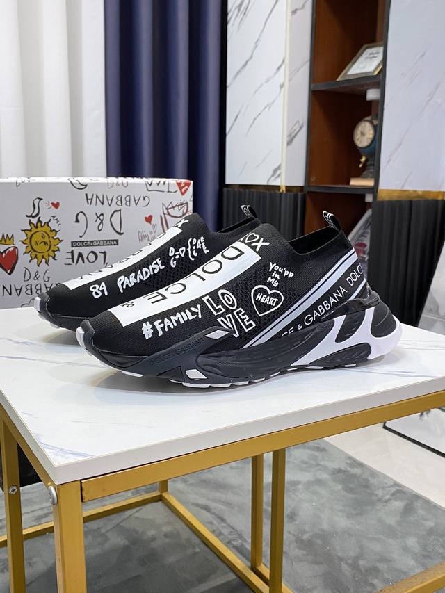 商品商标 Dolce&Gabbana 杜嘉&班纳 正码码数 38-44 45.46定制 商品材料 鞋面意大利飞织鞋面羊皮垫，鞋底：原厂特供原版橡胶大底，独家活动