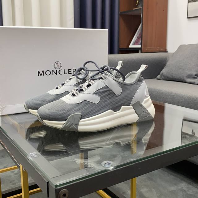 商品商标：Moncler 蒙口 运动鞋 正码码数 38-45 商品材料 鞋面意大利原版进口弹力布，进口羊皮垫，鞋底：原厂特供大底。