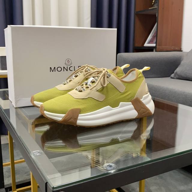 商品商标：Moncler 蒙口 运动鞋 正码码数 38-45 商品材料 鞋面意大利原版进口弹力布，进口羊皮垫，鞋底：原厂特供大底。