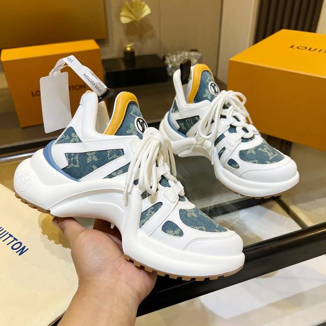 Louis Vuitton Archlight 牛皮革 圆头厚底 低帮 生活休闲鞋 ，牛仔帆布透气，女款 牛仔兰，35-41