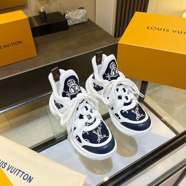 Louis Vuitton Archlight 牛皮革 圆头厚底 低帮 生活休闲鞋 ，刺绣点缀工艺，女款 35-41