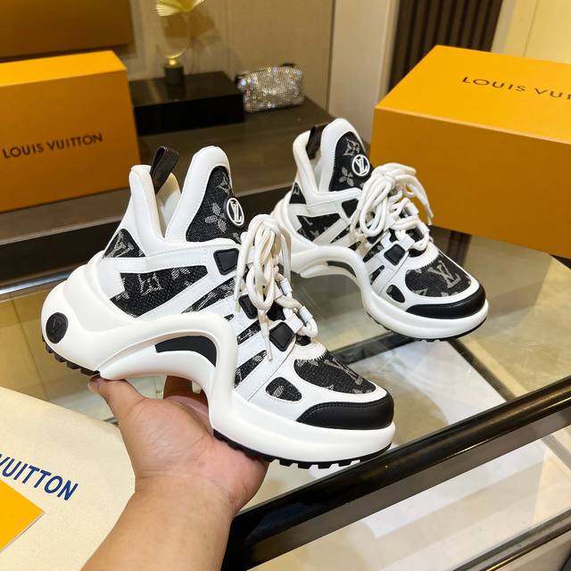 Louis Vuitton Archlight 1.0 牛皮革 百搭舒适 高帮 生活休闲鞋 女款 黑色，35-41