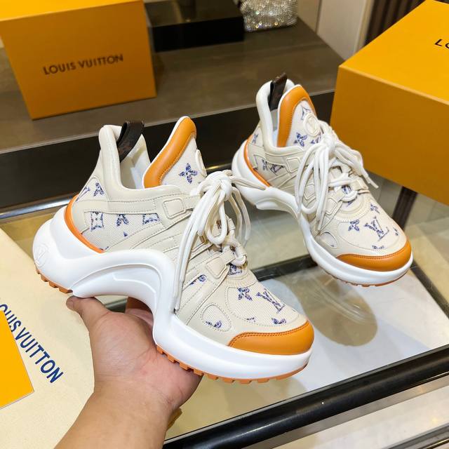 Louis Vuitton Archlight 1.0 时尚 轻便 耐磨 低帮 生活休闲鞋 女款 米杏色35-41