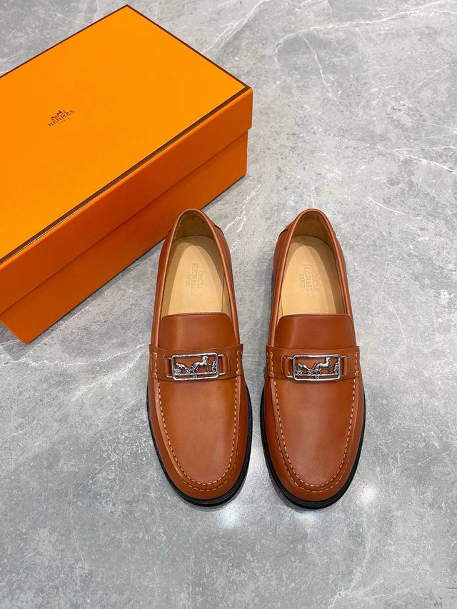 原版真皮大底 品牌：Hermès 爱马仕 标准码：男码39-44 38.45.46定做 等级：官网同款 原单品质 材料：原版小牛皮 水染牛皮内里 原版真皮大底