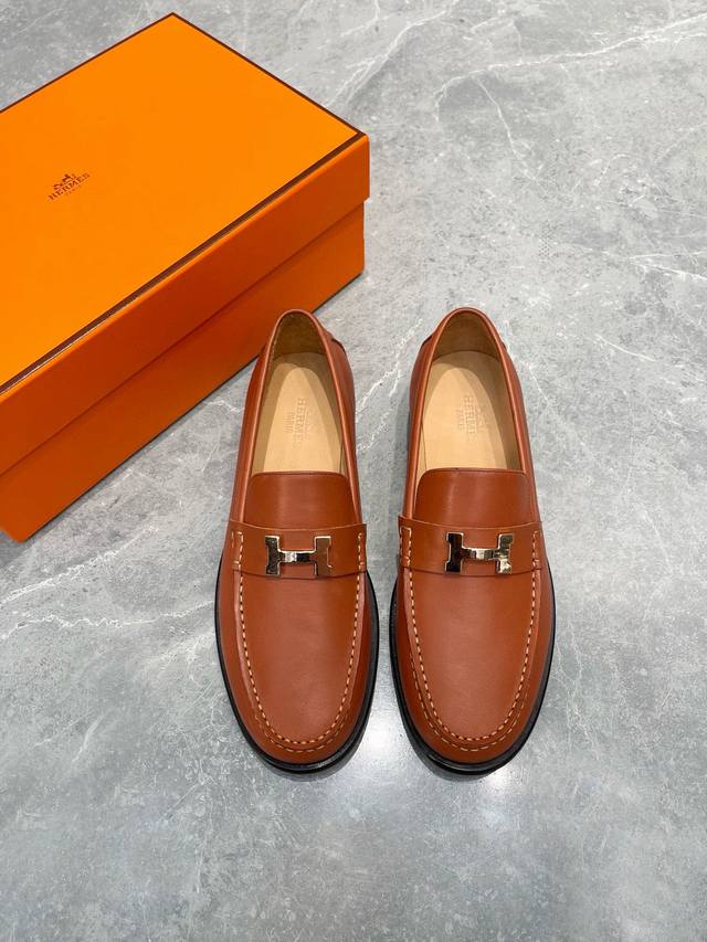 原版真皮大底 品牌：Hermès 爱马仕 标准码：男码39-44 38.45.46定做 等级：官网同款 原单品质 材料：原版小牛皮 水染牛皮内里 原版真皮大底