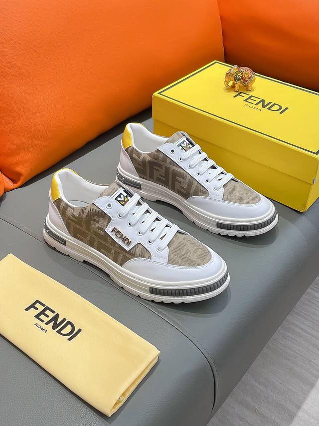 商品名称：Fendi 芬迪 正规码数 38-44 休闲鞋 商品材料：精选 进口牛皮鞋面，柔软羊皮内里；原厂大底。