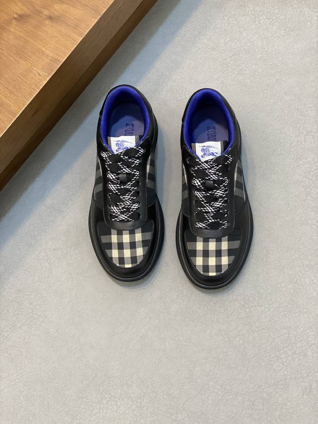 Burberry 巴宝莉 -高端品质 原单 -鞋面：进口原版材料、 -内里：牛皮内里，垫脚；水染牛皮 -大底：超轻tpr橡胶; 双色成型大底 -超高品控 做工精