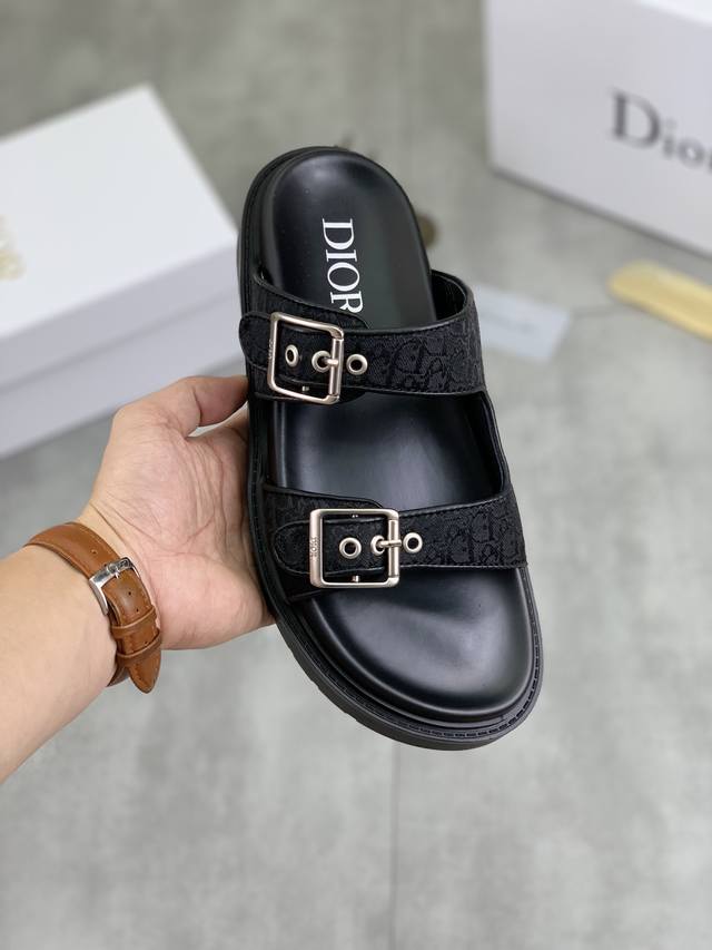 工厂价 实价 Dior 迪奥新款休闲拖鞋，原版官网1:1、完美做工 透射出一种尊贵奢华，于迪奥高端超凡工艺中升华其奢侈定义。原版古奇双g组合大底，码数：38-4