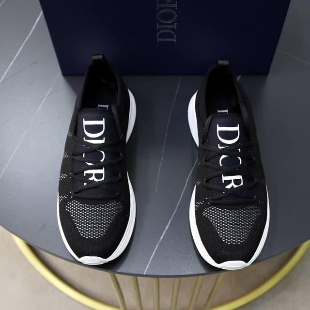 出厂价 顶级原单 Dior 迪奥 -高端品质 原单 -鞋面：进口双层针织、鞋舌品牌塑胶logo -内里：垫脚；柔软 高韧性布匹 -大底：超轻tpu发泡 橡胶：双