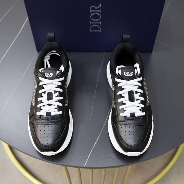 Dior 迪奥 -高端品质 原单 -鞋面：纳帕小牛皮、品牌图腾网布、鞋舌品牌塑胶logo -内里：垫脚；高韧性布匹 -大底：超轻tpu发泡 橡胶：双色成型大底