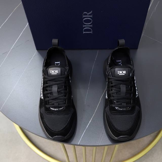 Dior 迪奥 -高端品质 原单 -鞋面：纳帕小牛皮、品牌图腾网布、鞋舌品牌塑胶logo -内里：垫脚；高韧性布匹 -大底：超轻tpu发泡 橡胶：双色成型大底