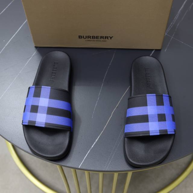 出厂价 Burberry 巴宝莉拖鞋新款上市完美做工！完美造型顶级品质防滑耐磨tpu大底百搭舒服鞋，标准尺码38-44 45-46-47可定做