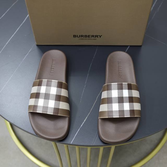 出厂价 Burberry 巴宝莉拖鞋新款上市完美做工！完美造型顶级品质防滑耐磨tpu大底百搭舒服鞋，标准尺码38-44 45-46-47可定做 - 点击图像关闭