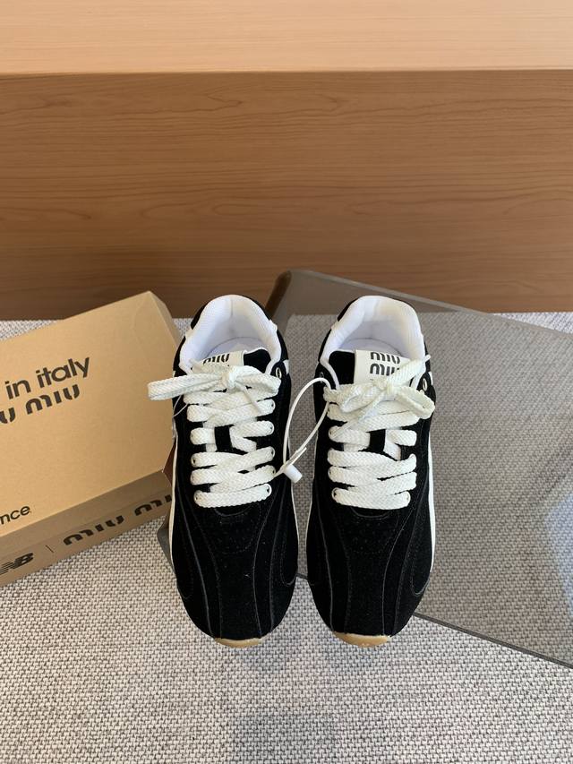 情侣款miumiu缪缪 X New Balance Nb530 休闲 运动鞋 德训鞋 原版购入开发 做货 Miu Miu X New Balance 经典nb5