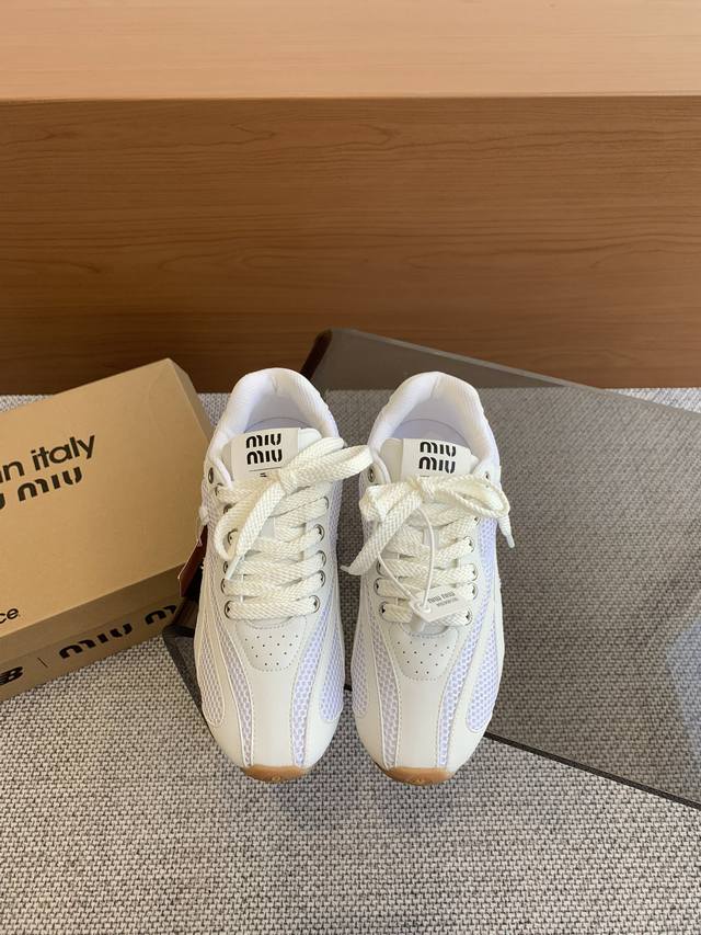 情侣款miumiu缪缪 X New Balance Nb530 休闲 运动鞋 德训鞋 原版购入开发 做货 Miu Miu X New Balance 经典nb5