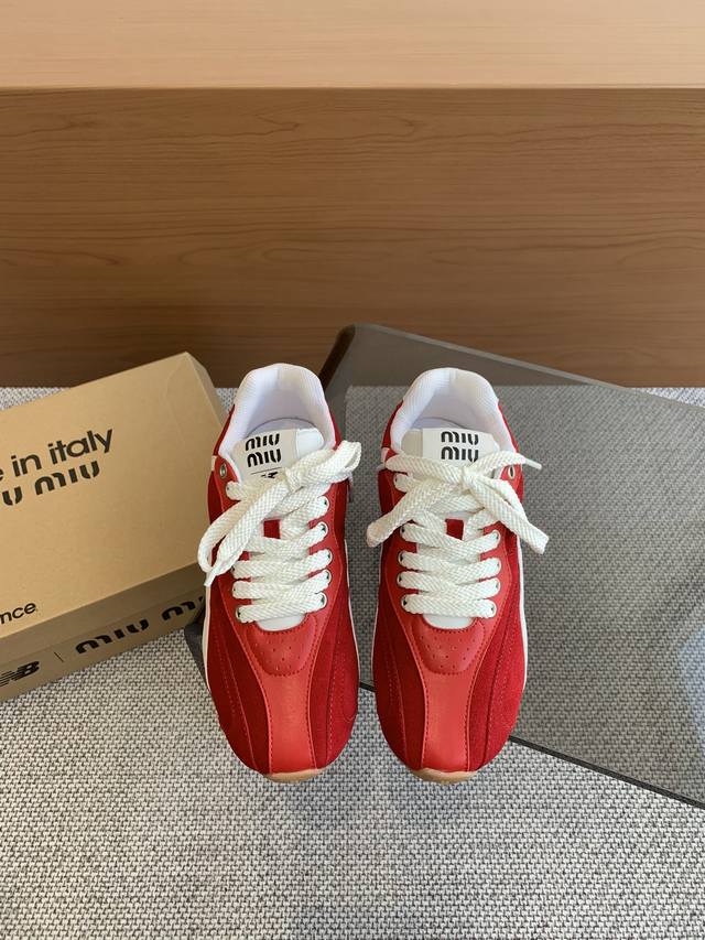 情侣款miumiu缪缪 X New Balance Nb530 休闲 运动鞋 德训鞋 原版购入开发 做货 Miu Miu X New Balance 经典nb5