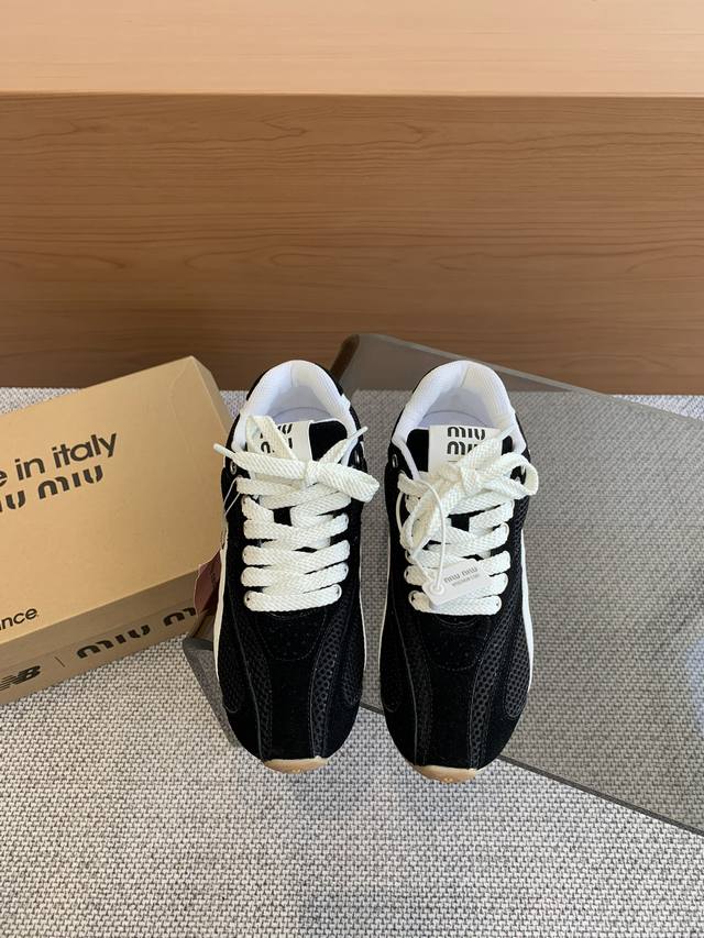 情侣款miumiu缪缪 X New Balance Nb530 休闲 运动鞋 德训鞋 原版购入开发 做货 Miu Miu X New Balance 经典nb5