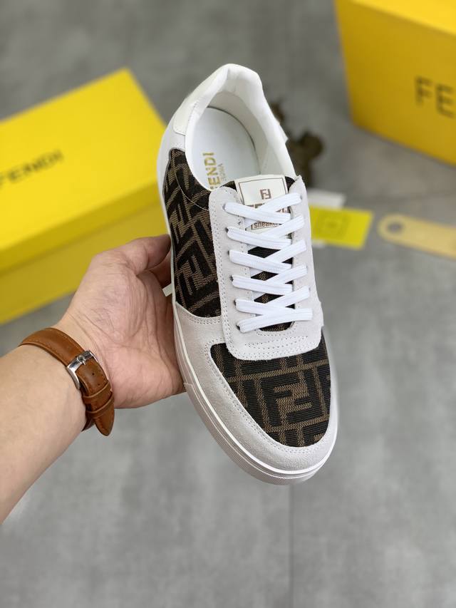 工厂价 实价 小怪兽 新款 Fendi 芬迪 专柜新款 简约的走线效果，呈现出大气优雅且炫酷的驾车鞋 采用进口小牛皮+头层猪皮内里材质精良做工细致 脚感舒适。搭