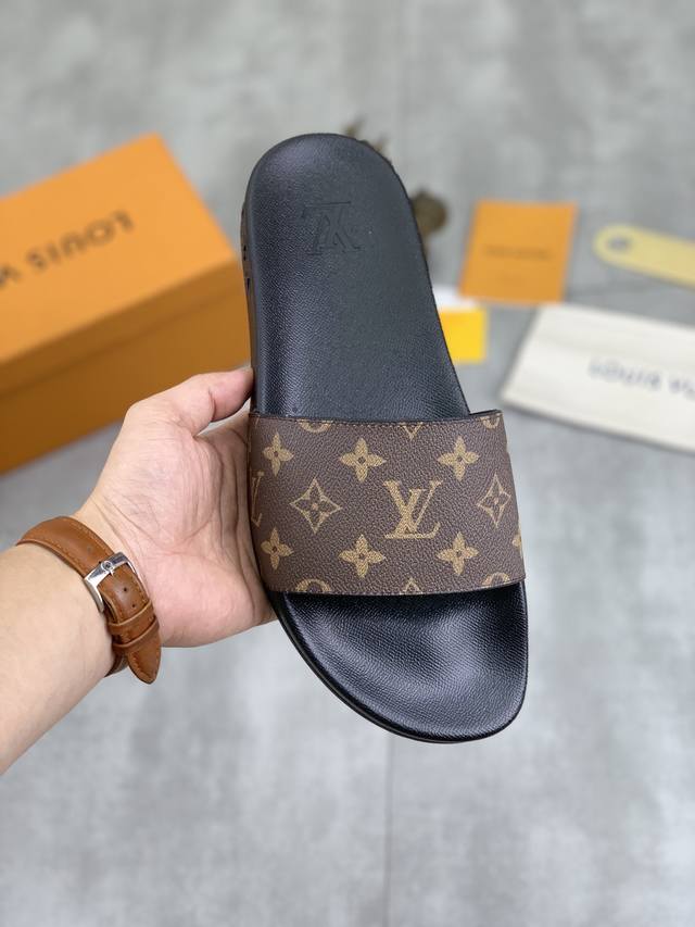 工厂价 实价 原单品质 Louis Vuitton 官网情侣爆款路易威登 Lv男士拖鞋 专柜同步发售 ！意大利进口原版面料 原厂特供原版底 码数：35-44 4