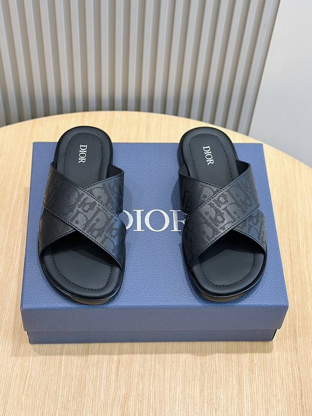 Dior 顶级版 Size39-44 38.45定做 2024Ss迪奥最新男款拖鞋必备。 Dior Alias男士真皮拖鞋 这款 Alias 凉鞋夏季新品，彰