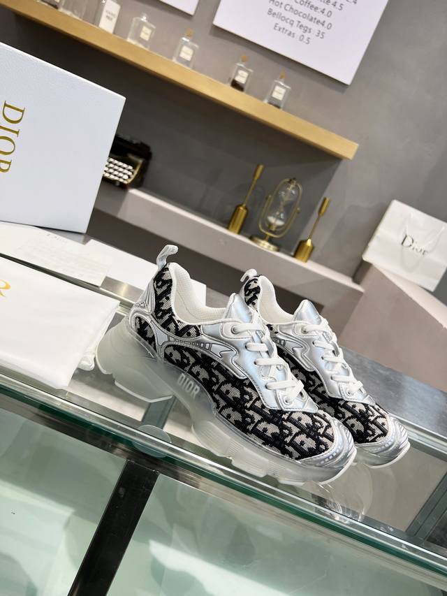 Dior Vibe迪奥 早春新款 休闲运动鞋 原版购入开发 做货 细节对版 Dior Cruise 早春季主题希腊女p神风与现代运动风范完美结合 Dior Vi