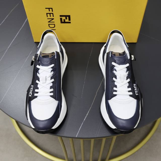 出厂价 品牌：芬迪 Fendi 尺码：38-44 45、46定制 等级：原单品质 高版本 材料 进口牛皮 优质舒适内里 原版轻便防滑大底 款式类别 旅游出行 时