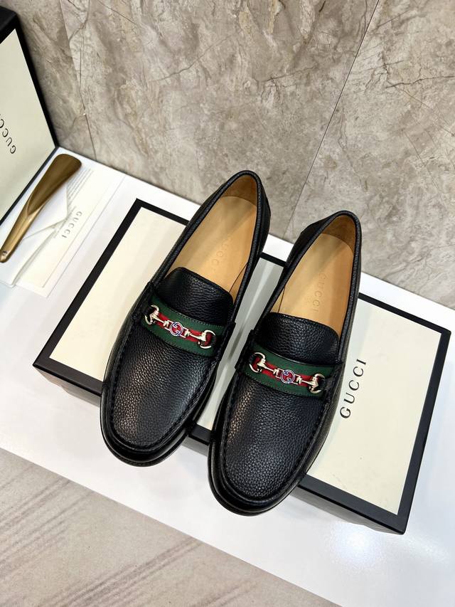 顶级原单 品牌：Gucci 古奇 标准码：男码38 44 45可以定做 等级：官网同款 顶级原单品质 材料：原版皮水染牛皮内里 原版真皮大底 款式类别：男士时尚