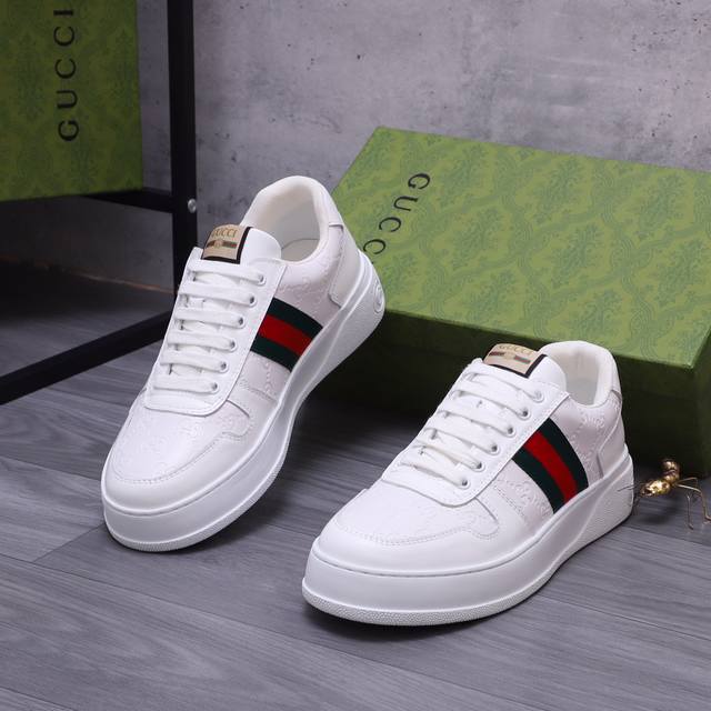 商品商标：Gucci 古驰 休闲鞋 正码码数 38-44 商品材料：精选 头层牛皮鞋面，舒适透气内里。原版大底