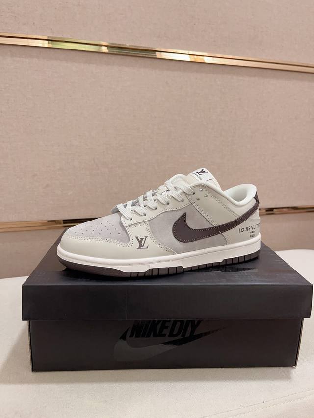 工厂价 会员限定nike Dunk Low By You 专属定制男子运动鞋 Size；36~45 带半码 如今nike Dunk的定制业务在消费者群体中已经越 - 点击图像关闭