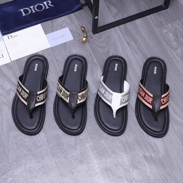 商品商标：Dior 迪奥 拖鞋 正码码数 38-45 商品材料：精选印花透气鞋面 脚底皮里 橡胶大底