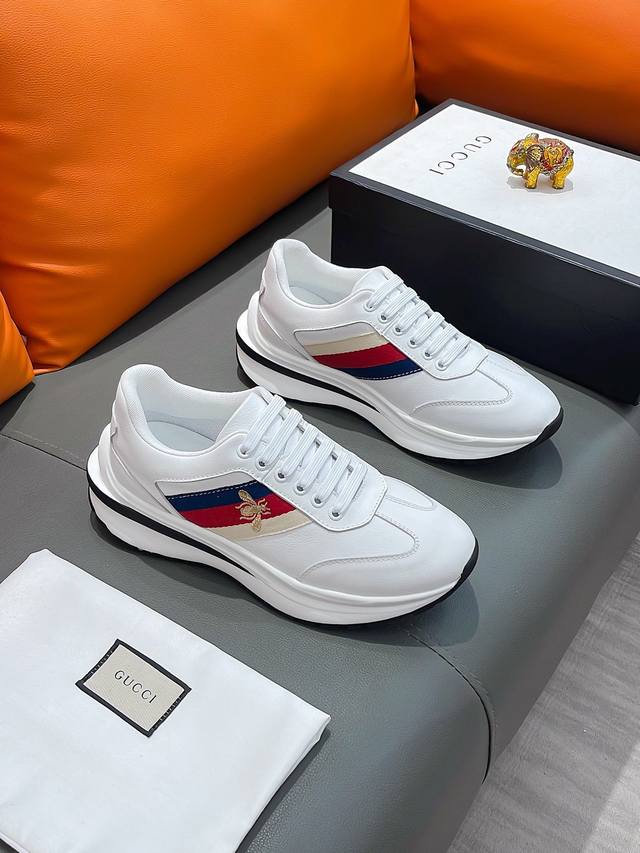 商品名称：Gucci 古驰 正规码数 38-44 休闲鞋 商品材料：精选 牛皮鞋面，柔软羊皮内里；原厂大底。