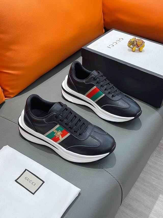 商品名称：Gucci 古驰 正规码数 38-44 休闲鞋 商品材料：精选 牛皮鞋面，柔软羊皮内里；原厂大底。