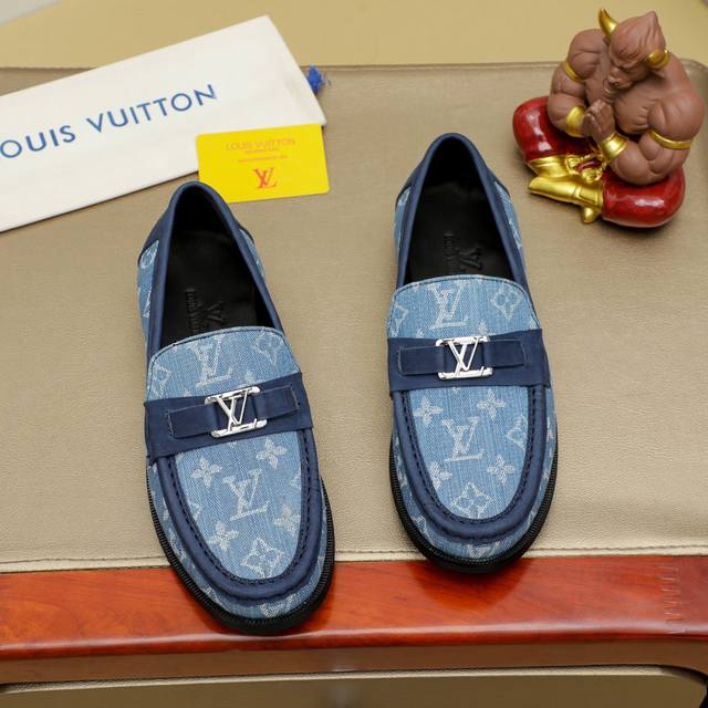 工厂价 Louis Vuitton 路易威登 新款官网爆款！原版一比一复刻，那种沉稳内涵儒雅的品味无法言喻的开启时尚鞋履的旅程从容应对各种场合！大牌的气势不言而