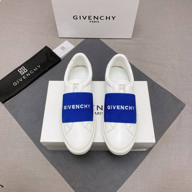 Gvx 新品板鞋牛皮city运动鞋 采用进口牛皮打造，鞋舌金属铭牌镌刻givench* Logo。内里进口羊皮打造 原版独立一体牛皮乳胶鞋垫，原版橡胶大底。码数